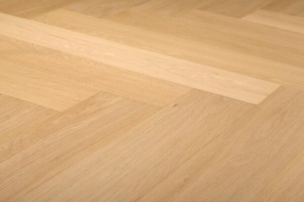 Grandeur Herringbone - European White Oak - 6" × 36"