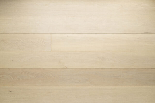 Grandeur Regal - European White Oak - 7-1/2" × RL Light Wirebrushed