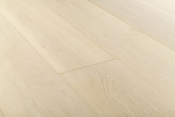 Grandeur Regal - European White Oak - 7-1/2" × RL Light Wirebrushed